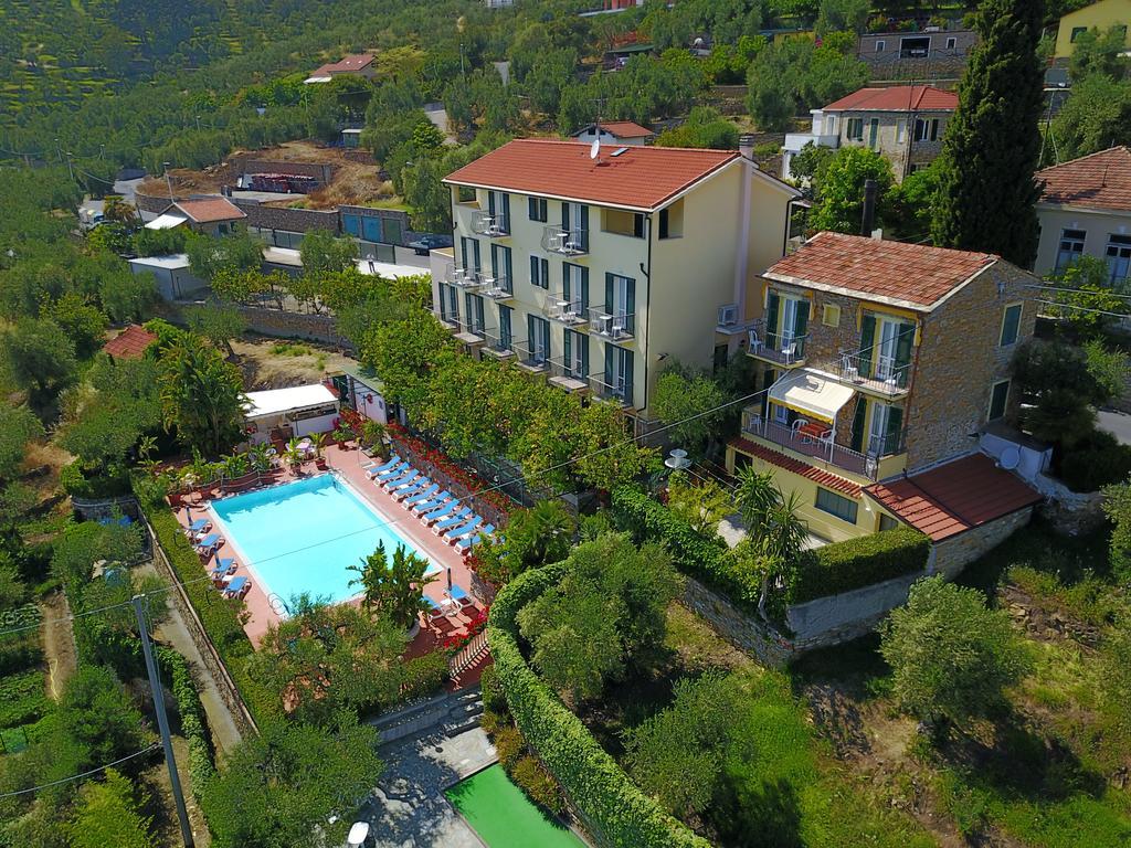 דיאנו מרינה Residence Elvira מראה חיצוני תמונה